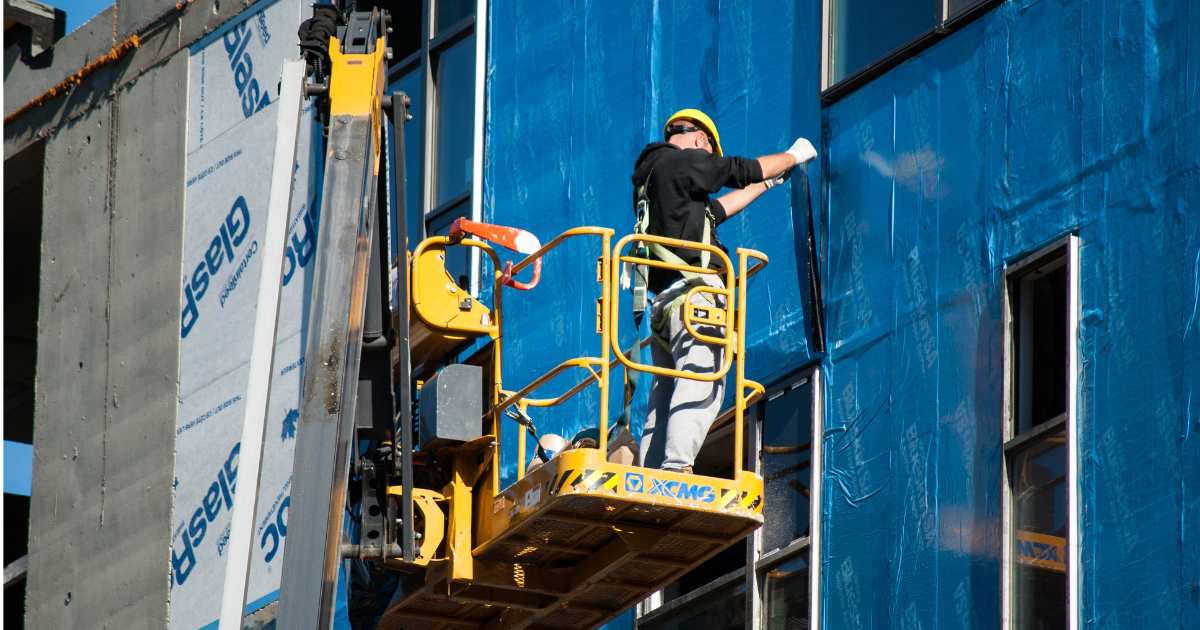 Reforma de Fachada: como transformar e valorizar edifícios modernos em sites de construção
