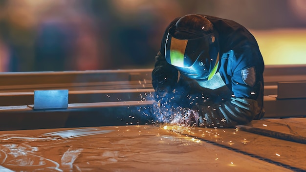 Máquinas de Solda MIG: A Ferramenta Essencial para Construções e Reparos